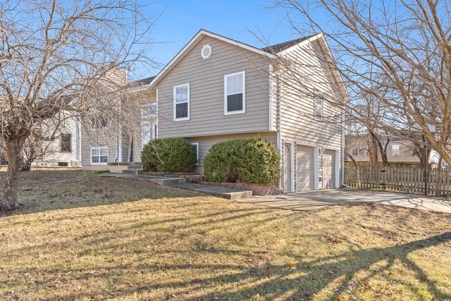 property at 1307 Park Dr