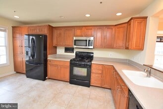 7919 Blue Gray Cir in Manassas, VA - Foto de edificio - Building Photo