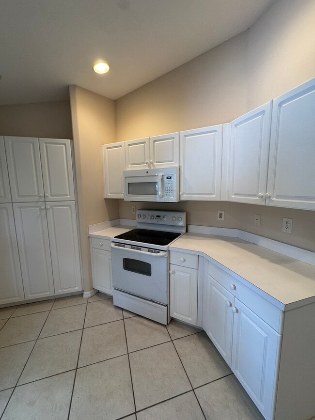 12361 Notting Hill Ln in Bonita Springs, FL - Building Photo - Building Photo