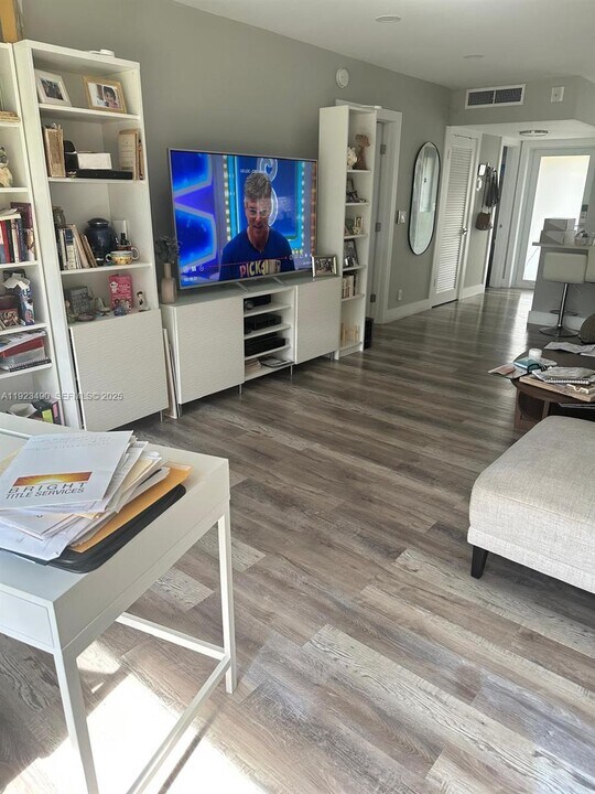 1350 Atlantic Shores Blvd in Hallandale Beach, FL - Building Photo