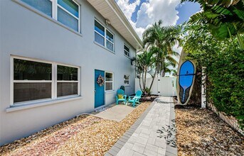 2186 Edythe Dr in Dunedin, FL - Building Photo - Building Photo