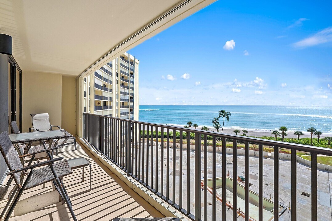 400 Ocean Trail Way in Jupiter, FL - Building Photo