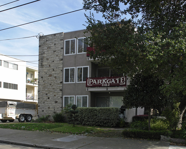 1182 Park Ave in Alameda, CA - Foto de edificio - Building Photo