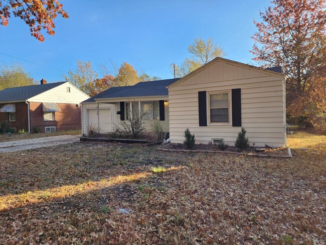 property at 626 S Edgemoor Dr