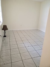 9301 SW 4th St, Unit 110 in Miami, FL - Building Photo - Building Photo