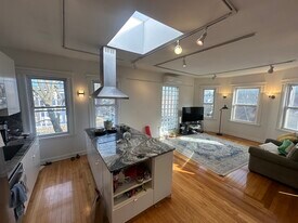 231 Harvard St, Unit 6 in Cambridge, MA - Building Photo