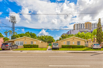 840 SW 7th St in Miami, FL - Building Photo - Primary Photo