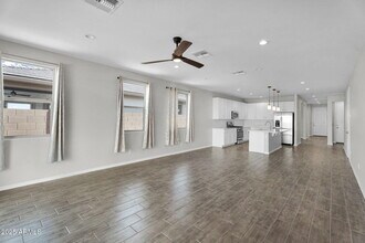 18570 W Honeysuckle Dr in Wittmann, AZ - Building Photo - Building Photo