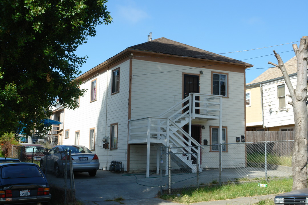 2139 E 19th St in Oakland, CA - Building Photo