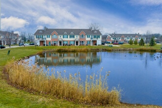 Northstone Village in Taylor, MI - Foto de edificio - Building Photo