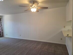 7596 Silvertree Ln in Dublin, CA - Building Photo - Building Photo