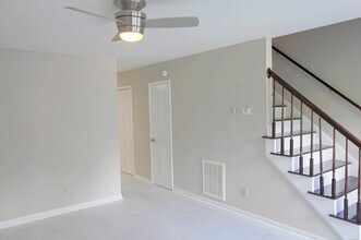 2230 Summit St-Unit -Unit 103 in Durham, NC - Building Photo - Building Photo