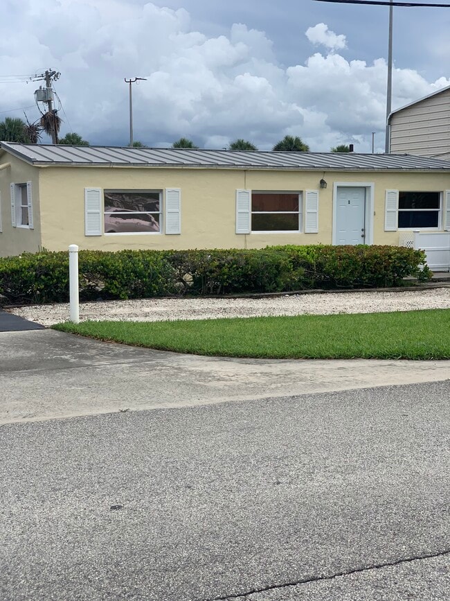 303 Indian Hills Dr, Unit 2