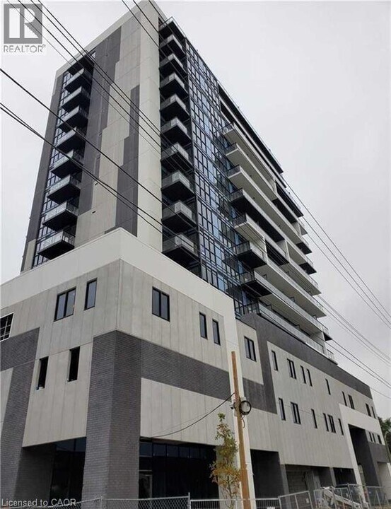 128 King St N in Waterloo, ON - Building Photo