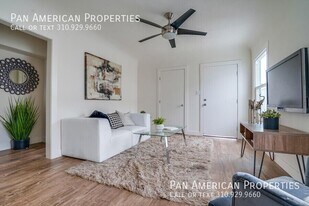 6621 1/4 S Crenshaw Blvd in Los Angeles, CA - Building Photo