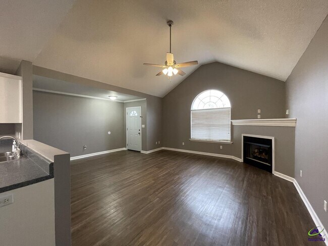 308 Cosmos Ave in Bonaire, GA - Building Photo - Building Photo