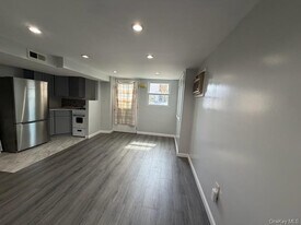 179-11 Eveleth Rd in Queens, NY - Building Photo
