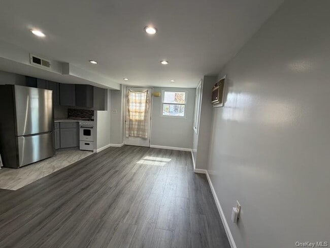 property at 179-11 Eveleth Rd