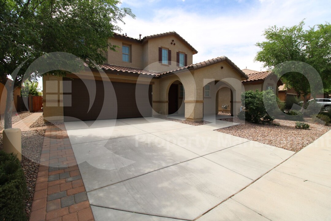 12039 W Range Mule Dr in Peoria, AZ - Building Photo