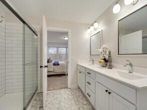 15110 Eileen Cir in Burnsville, MN - Building Photo - Building Photo