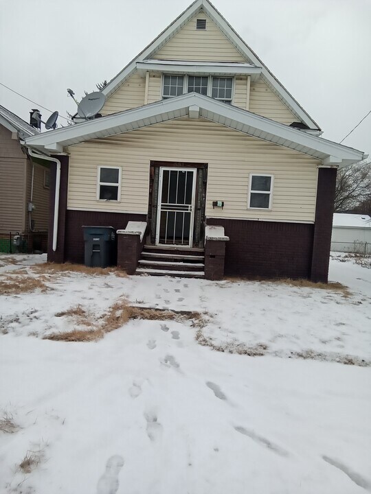 551 Dexter St in Toledo, OH - Building Photo