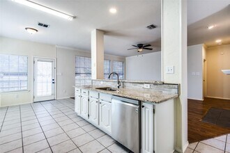 5121 Timber Park Dr in Flower Mound, TX - Building Photo - Building Photo