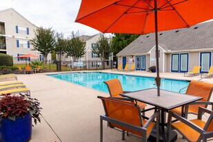 201 Landing in Duncan, SC - Building Photo