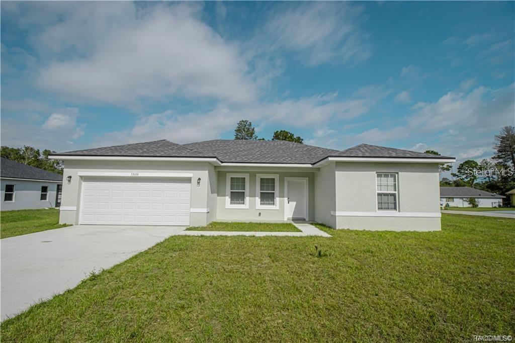 1928 W Alhambra Dr in Citrus Springs, FL - Building Photo