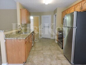 9329 Barrow Dr in Cordova, TN - Building Photo - Building Photo