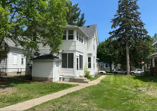 property at 4047 DuPont Ave N