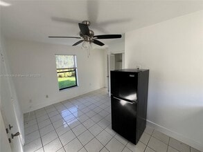 13420 SW 36th St in Miami, FL - Building Photo - Building Photo