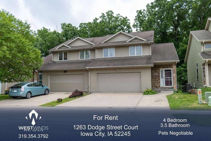 1263 N Dodge St Ct in Iowa City, IA - Building Photo