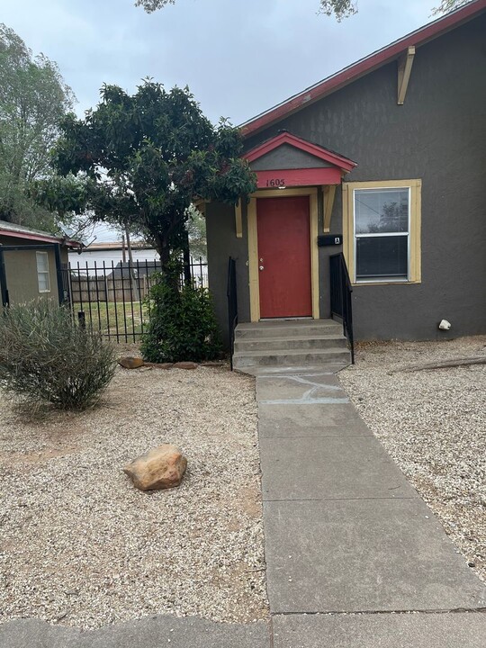 1605 Avenue S in Lubbock, TX - Building Photo