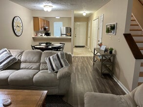 1591 Springleaf Point SE in Smyrna, GA - Building Photo - Building Photo