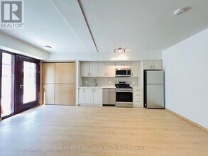 3427 Sheppard Ave E in Toronto, ON - Building Photo - Building Photo