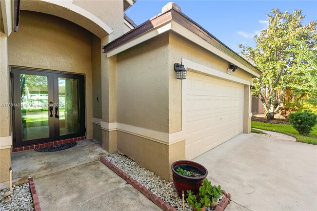 14340 NW 11th St in Pembroke Pines, FL - Building Photo - Building Photo