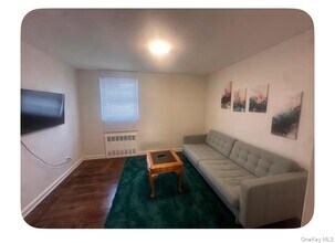 182 Covert Ave in Floral Park, NY - Building Photo - Building Photo