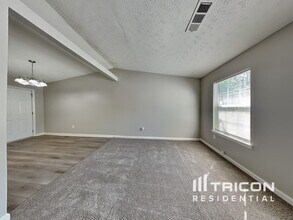 1326 Stoneleigh Way in Stone Mountain, GA - Building Photo - Building Photo