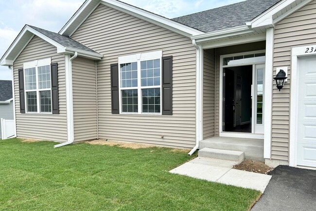 2310 Truman Trail in McHenry, IL - Building Photo - Building Photo