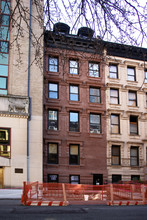 133 W 70th St in New York, NY - Foto de edificio - Building Photo