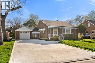 3140 Bruce Ave in Windsor, ON - Building Photo