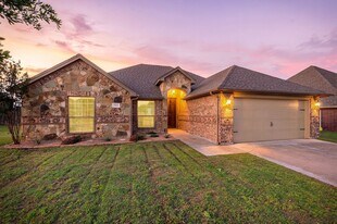 104 Cold Track Dr in Willow Park, TX - Building Photo