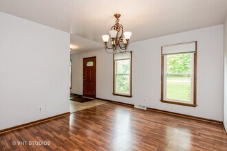 41W058 Colson Dr in St. Charles, IL - Building Photo - Building Photo