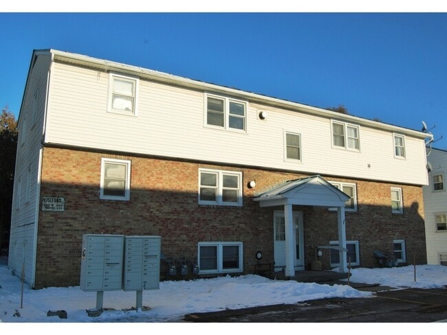 119 Main St, Unit Unit 4A in Essex, VT - Building Photo - Building Photo