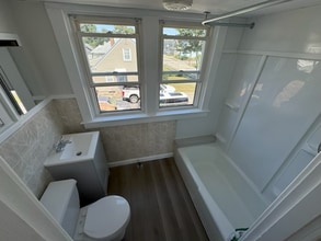 163 Burgess Ave, Unit 2nd Floor in East Providence, RI - Building Photo - Building Photo