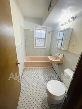 2419 Plymouth Ave N in Minneapolis, MN - Building Photo - Building Photo