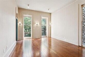 632 Esplanade Ave, Unit 201 in New Orleans, LA - Building Photo - Building Photo