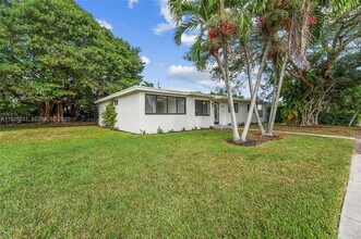 9915 SW 212th St in Cutler Bay, FL - Building Photo - Building Photo