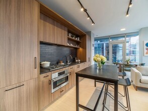 920 N Wells St, Unit # 01705 in Chicago, IL - Building Photo - Building Photo