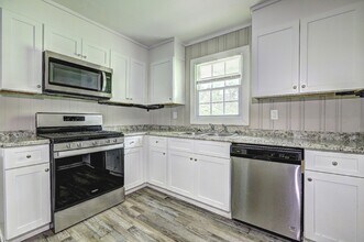 2069 Hillcrest Dr in Douglasville, GA - Building Photo - Building Photo